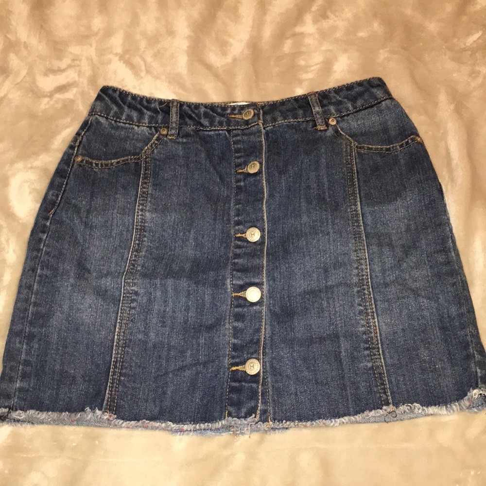 high waisted dark blue skirt